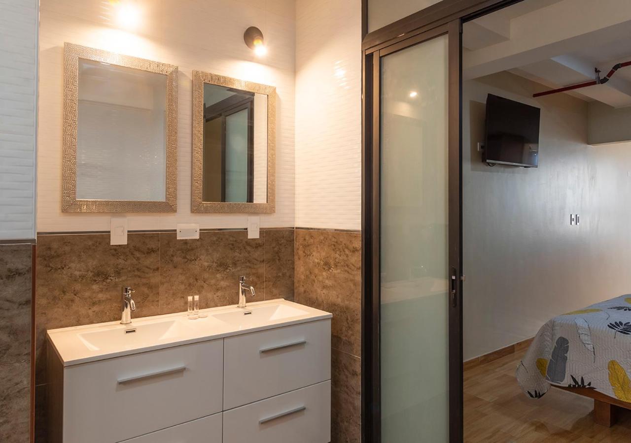 Hotel Precursores