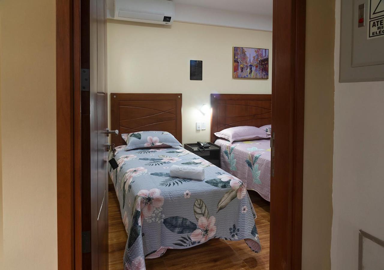 Precursores Hotel 2*