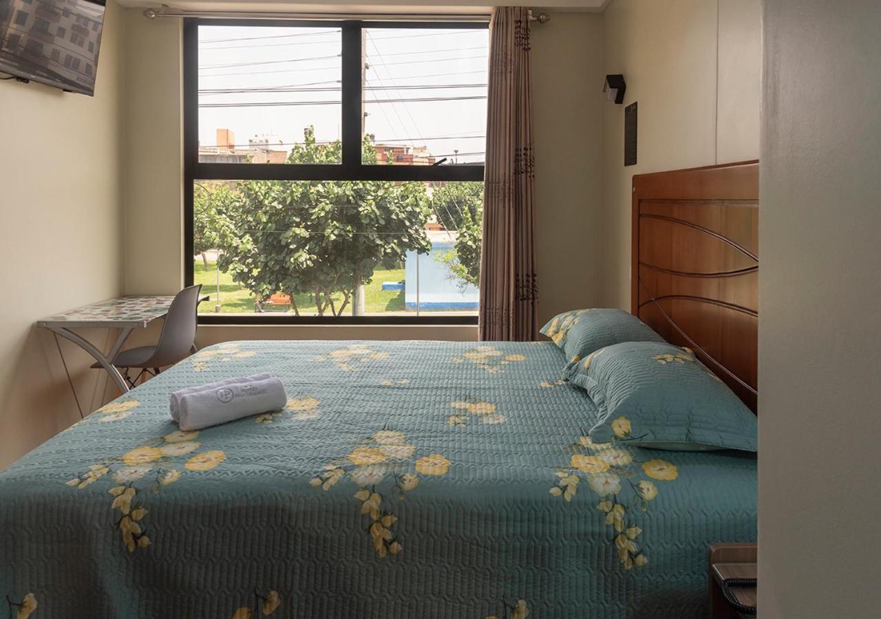 Precursores Hotel