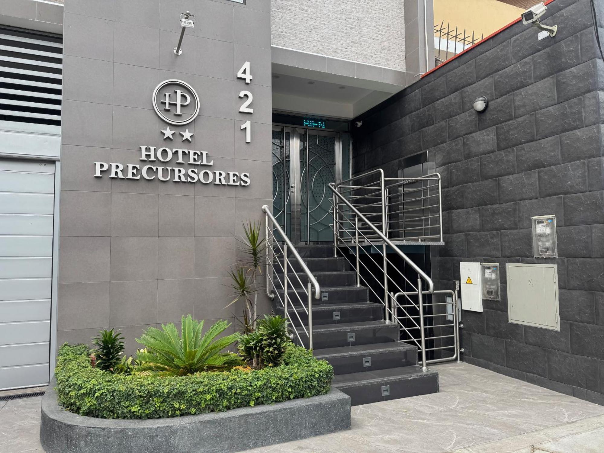 Precursores Hotel